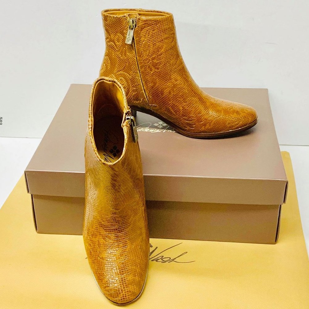 Patricia Nash MARCELLA GOGNAC Italian Leather